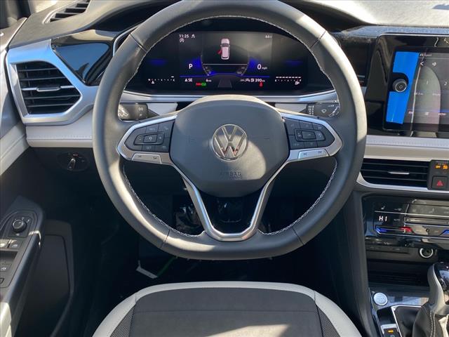 2025 Volkswagen Taos SE 4Motion
