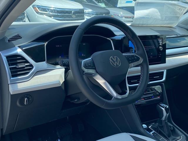2025 Volkswagen Taos 
