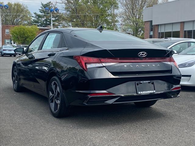 2022 Hyundai ELANTRA SEL