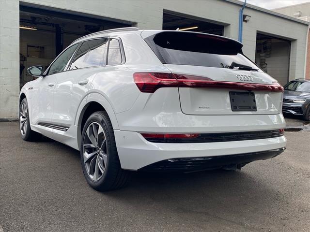 2021 Audi e-tron quattro Premium Plus