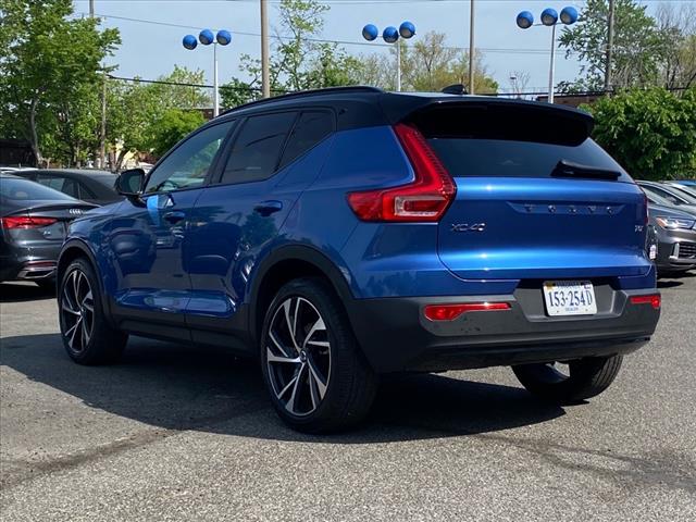 2021 Volvo XC40 T5 R-Design