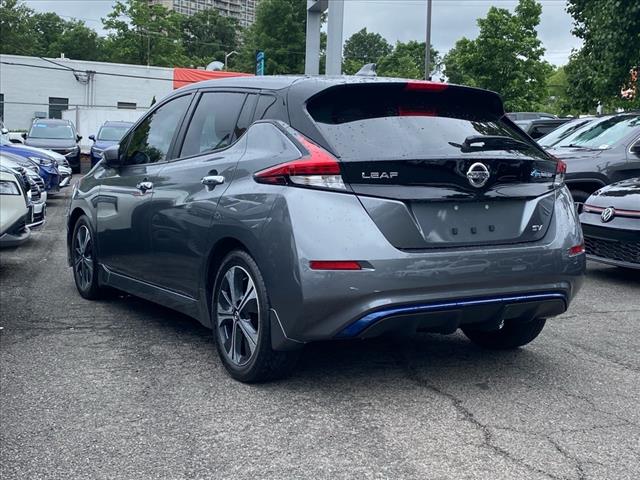 2022 Nissan LEAF SV