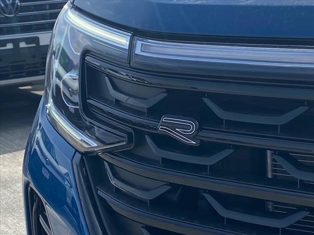 2025 Volkswagen Atlas Cross Sport SEL R-Line Black 4Motion