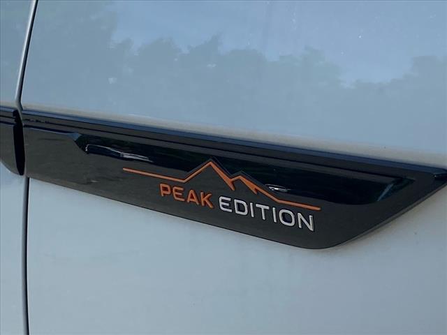 2024 Volkswagen Atlas 2.0T Peak Edition SEL