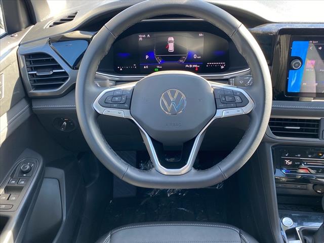 2025 Volkswagen Taos SE Black 4Motion