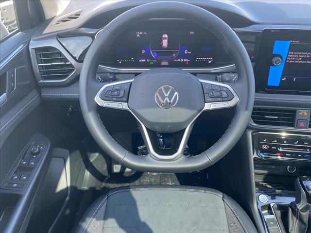 2025 Volkswagen Taos SE Black 4Motion