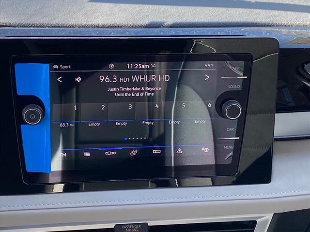 2025 Volkswagen Taos SE 4Motion