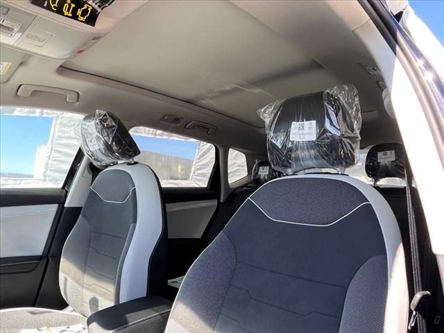 2025 Volkswagen Taos SE 4Motion