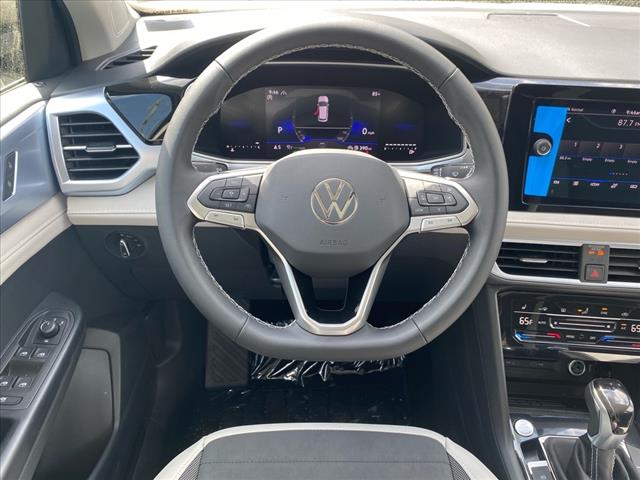 2025 Volkswagen Taos SE 4Motion
