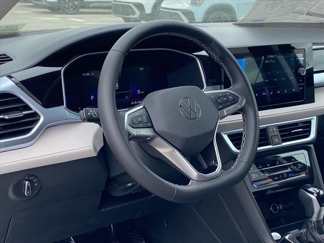 2025 Volkswagen Taos SE 4Motion