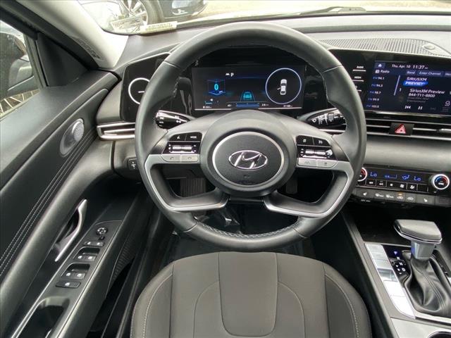 2022 Hyundai ELANTRA SEL