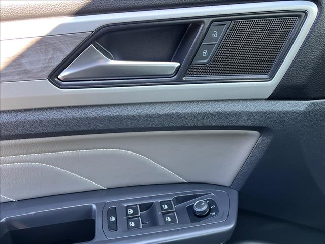 2023 Volkswagen Atlas Cross Sport 2.0T SE