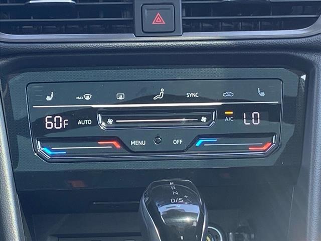 2025 Volkswagen Taos SE Black 4Motion