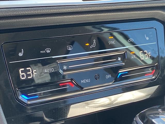2025 Volkswagen Taos SE 4Motion