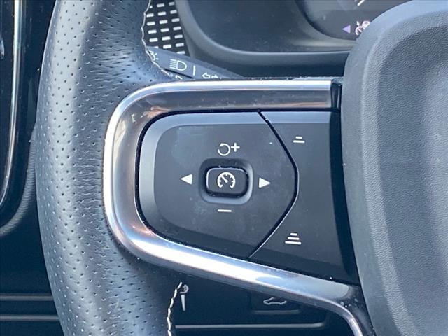 2021 Volvo XC40 T5 R-Design