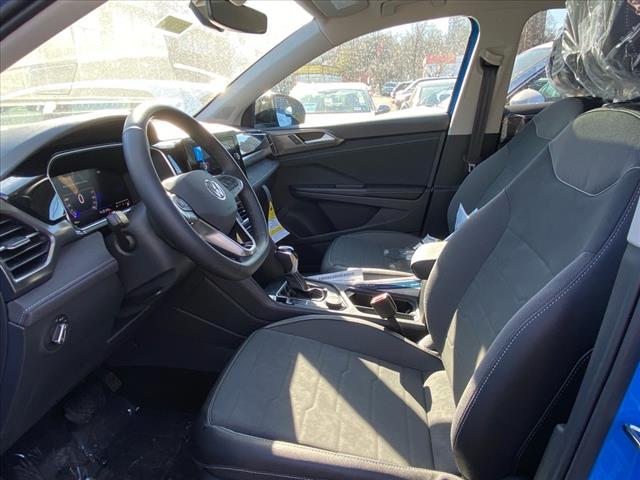 2025 Volkswagen Taos SE Black 4Motion
