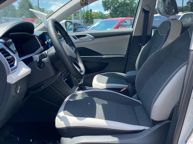 2025 Volkswagen Taos 