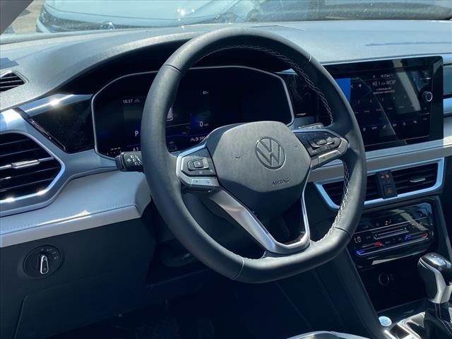 2025 Volkswagen Taos SE 4Motion