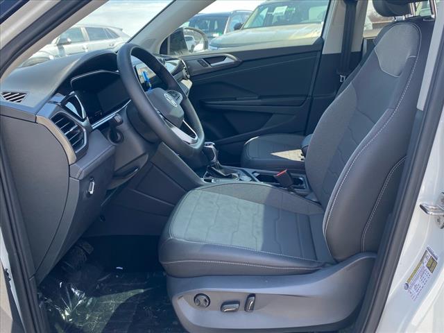 2025 Volkswagen Taos SE Black 4Motion