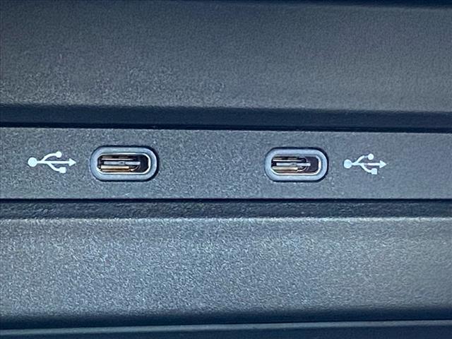 2025 Volkswagen Taos SE Black