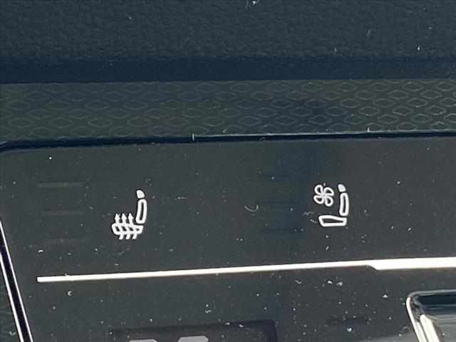 2025 Volkswagen Taos SEL 4Motion
