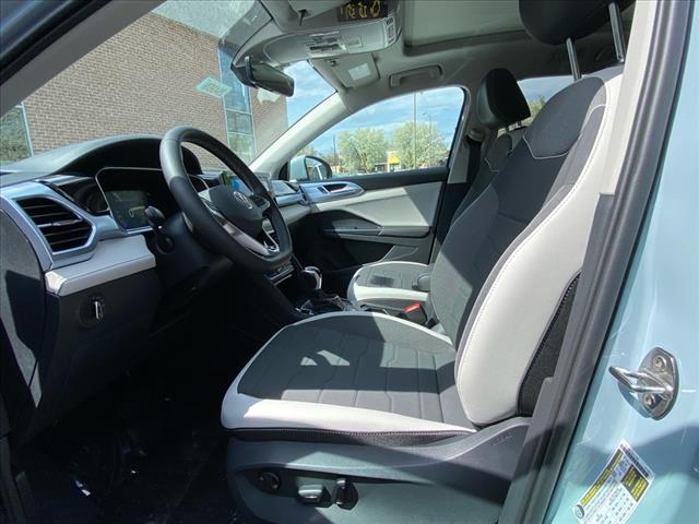 2025 Volkswagen Taos SE 4Motion