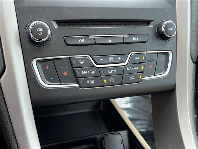 2016 Ford Fusion Hybrid SE - Photo 11