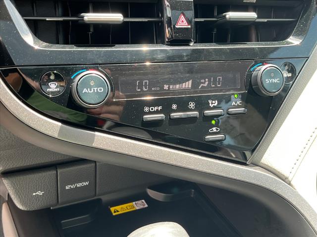2022 Toyota Camry SE - Photo 13