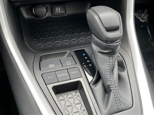 2023 Toyota RAV4 XLE - Photo 14