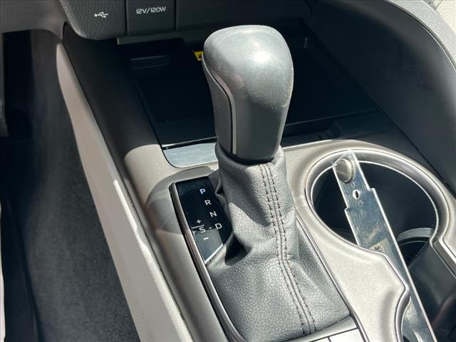 2022 Toyota Camry SE - Photo 14