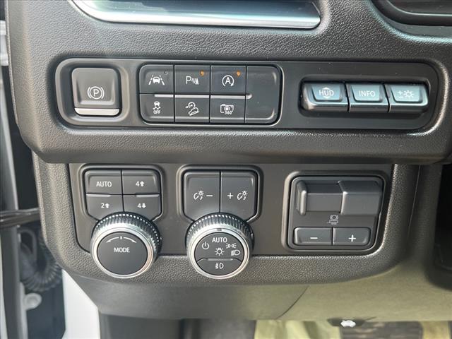 2024 GMC Yukon XL AT4 - Photo 15
