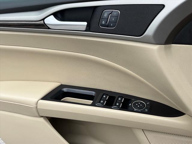 2016 Ford Fusion Hybrid SE - Photo 15