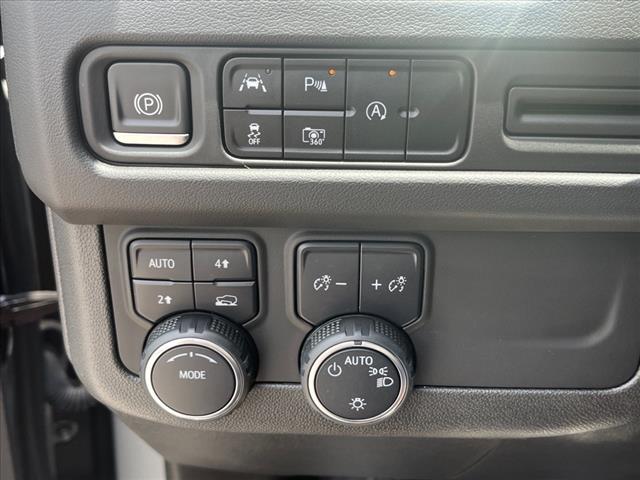 2023 Chevrolet Suburban RST - Photo 16