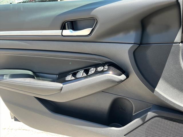 2021 Nissan Altima 2.5 SV - Photo 17