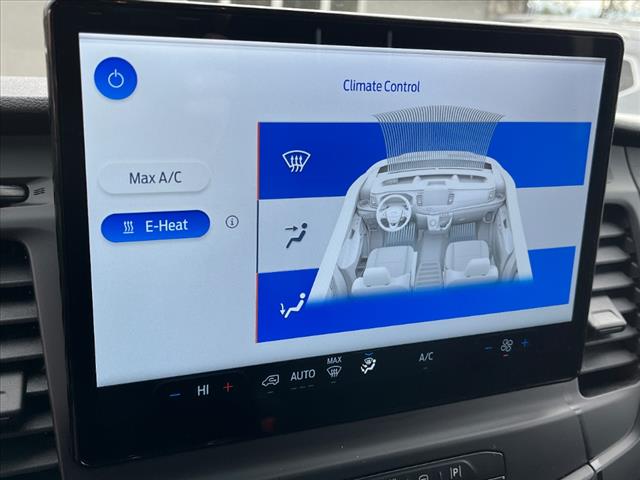 2022 Ford E-Transit 350 - Photo 18