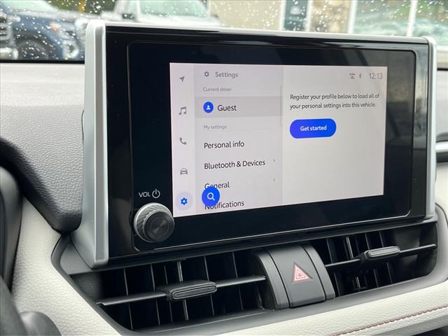 2023 Toyota RAV4 XLE - Photo 18
