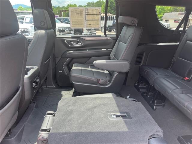 2023 Chevrolet Suburban RST - Photo 19