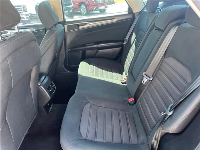 2020 Ford Fusion SE - Photo 19