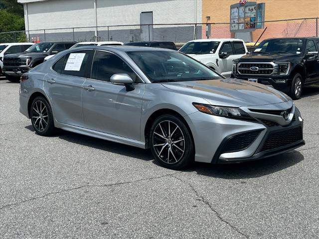 2022 Toyota Camry SE - Photo 1