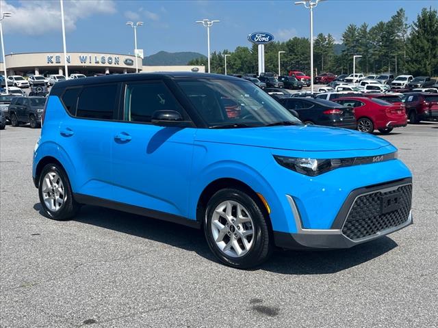 2023 Kia Soul S - Photo 1