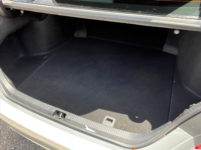 2022 Toyota Camry SE - Photo 21