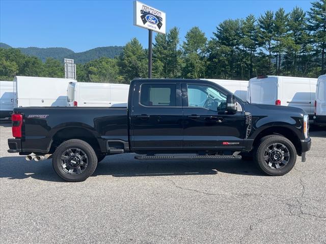 2023 Ford F-350 Super Duty Lariat - Photo 2