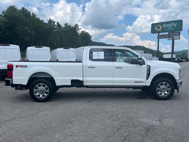 2023 Ford F-350 Super Duty Lariat - Photo 2