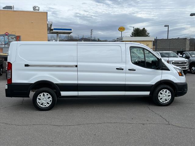 2022 Ford E-Transit 350 - Photo 2