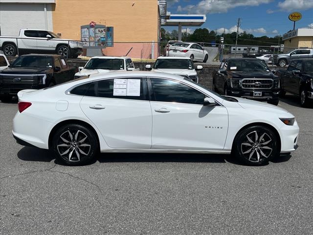 2018 Chevrolet Malibu LT - Photo 2