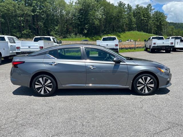 2021 Nissan Altima 2.5 SV - Photo 2