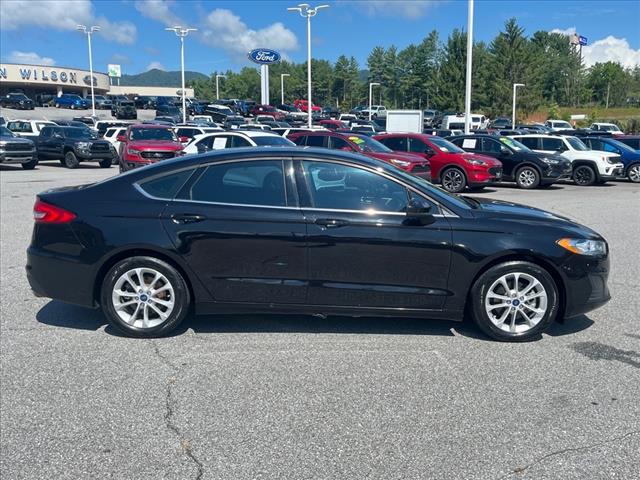 2020 Ford Fusion SE - Photo 2