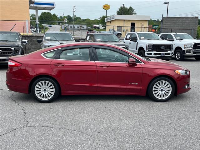 2016 Ford Fusion Hybrid SE - Photo 2