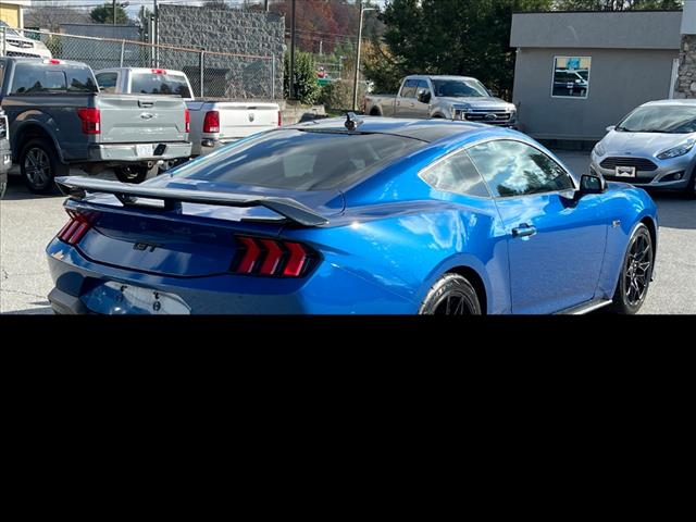 2024 Ford Mustang GT Premium - Photo 3