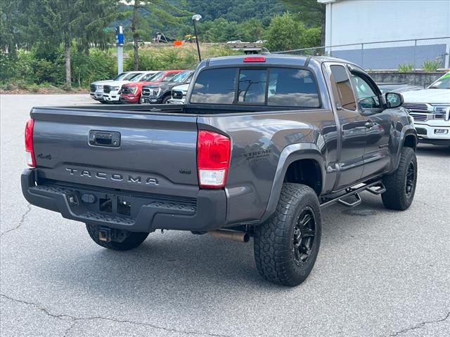 2017 Toyota Tacoma SR5 V6 - Photo 3